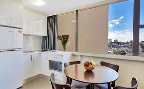 Cosmopolitan Apartment At College St